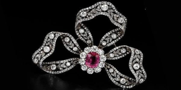 Cartier Ruby Brooch جواهری اززرزشمند با استفاده از یکی بهترین یاقوت های سرخ